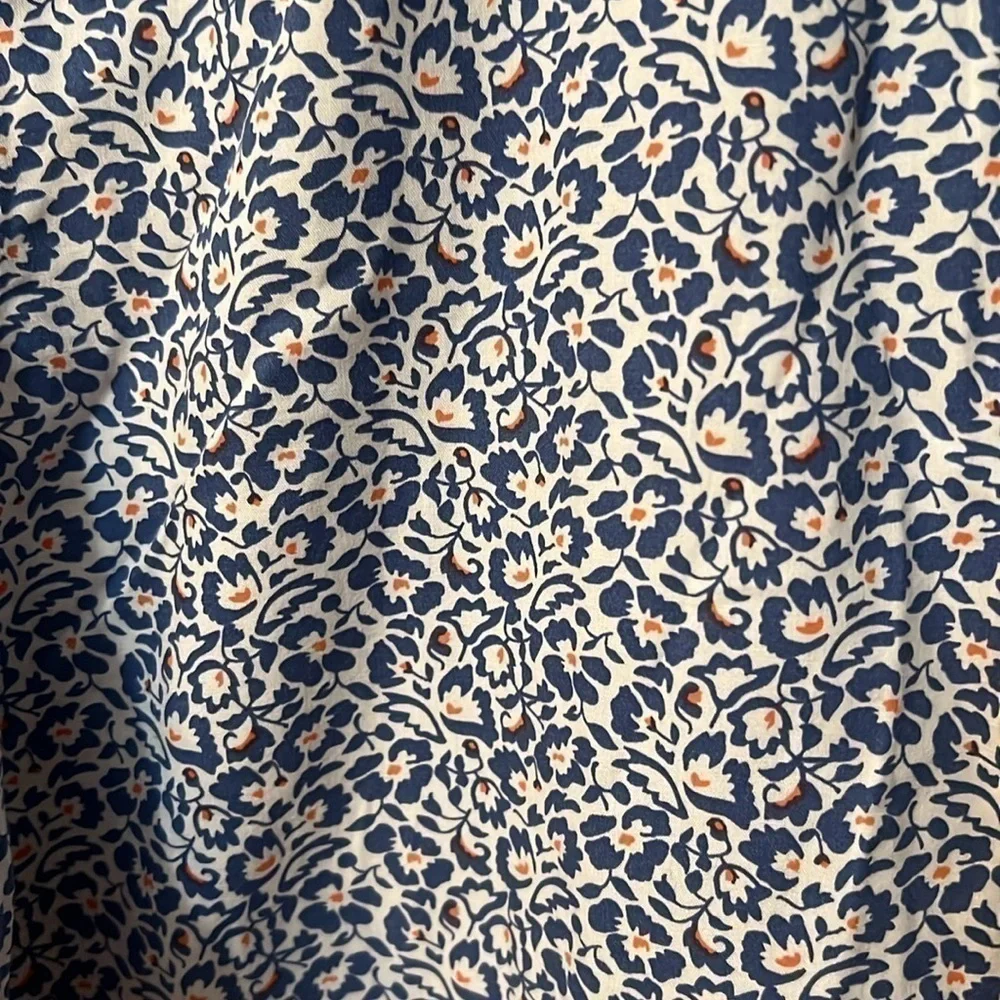 Banana Republic floral shirt size 15 non iron slim fit 33-34” made in Sri Lanka